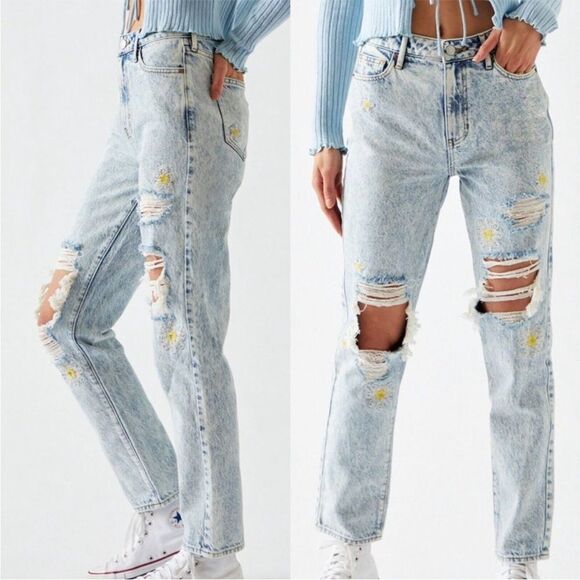 PACSUN Mom Acid Wash High Rise Daisy Embroidered Jeans Light Wash Denim Size 27 - Picture 7 of 16